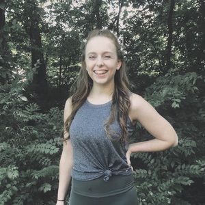 Meet your Posher, Elizabeth